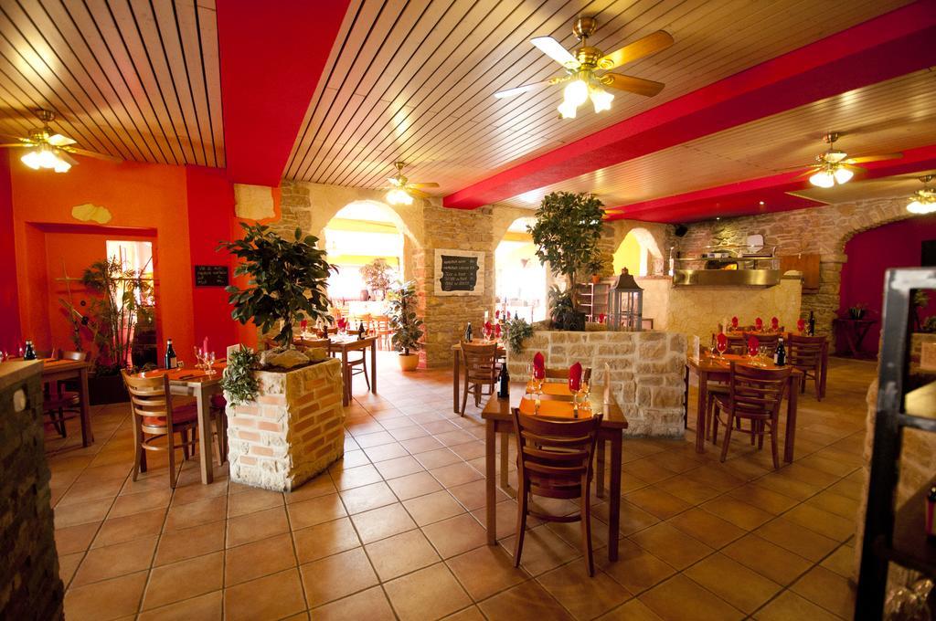 Saignelégier Hotel Bellavista "Bellevue" מראה חיצוני תמונה