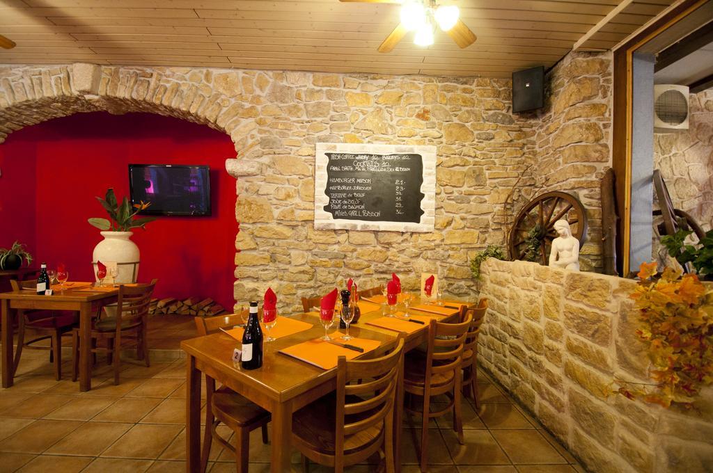 Saignelégier Hotel Bellavista "Bellevue" מראה חיצוני תמונה